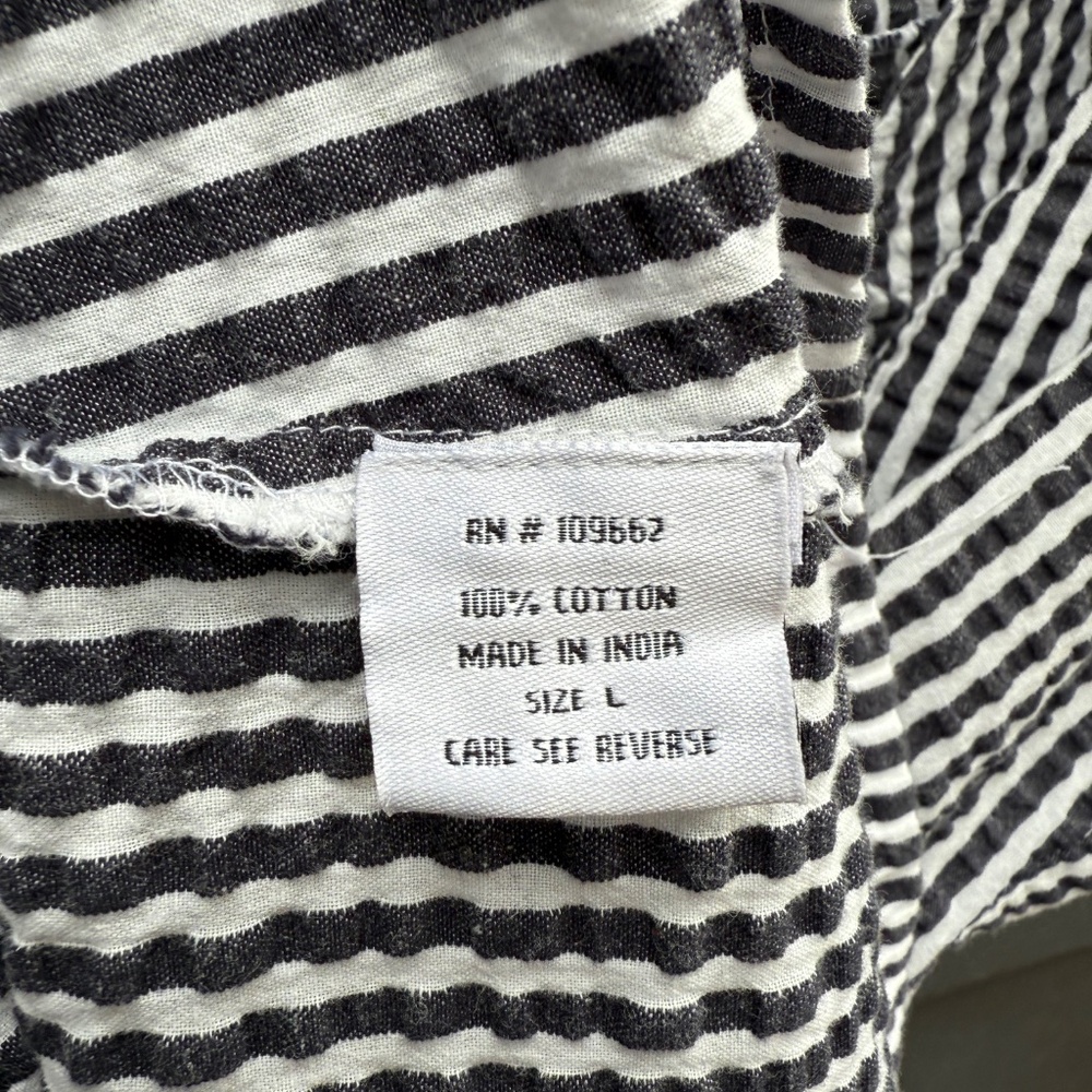 Sleeveless Black and White Striped Midi Dress with Pockets - Picture 5 of 9